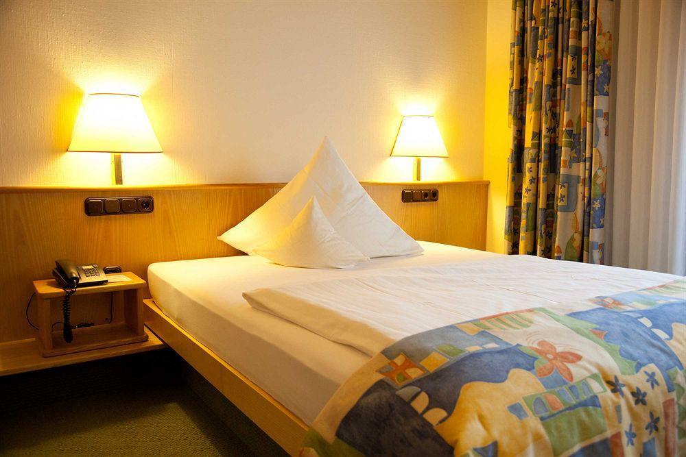 Stadt-Gut-Hotel Filderhotel Ostfildern Eksteriør billede