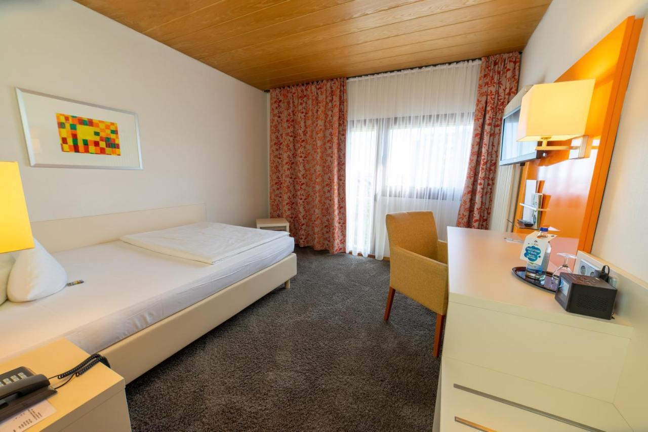 Stadt-Gut-Hotel Filderhotel Ostfildern Eksteriør billede